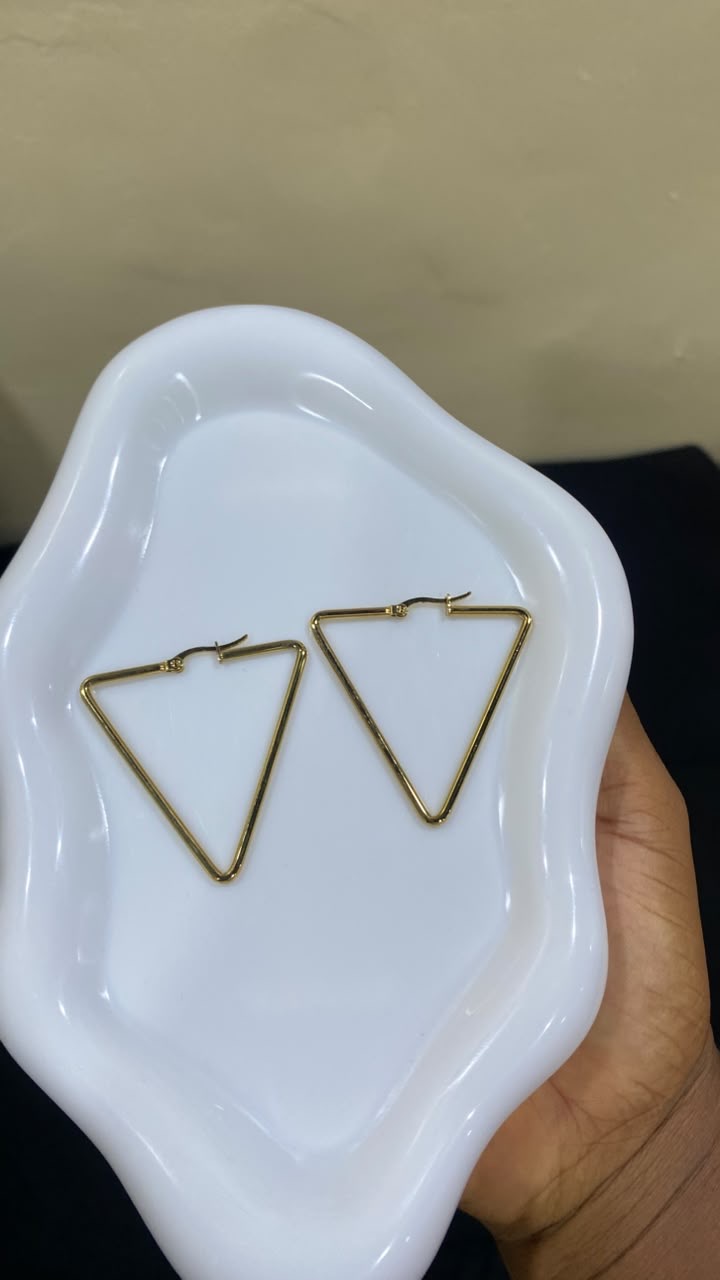 Chic Gold Triangle Hoop Earrings — Fashion — for sale in Oyo
