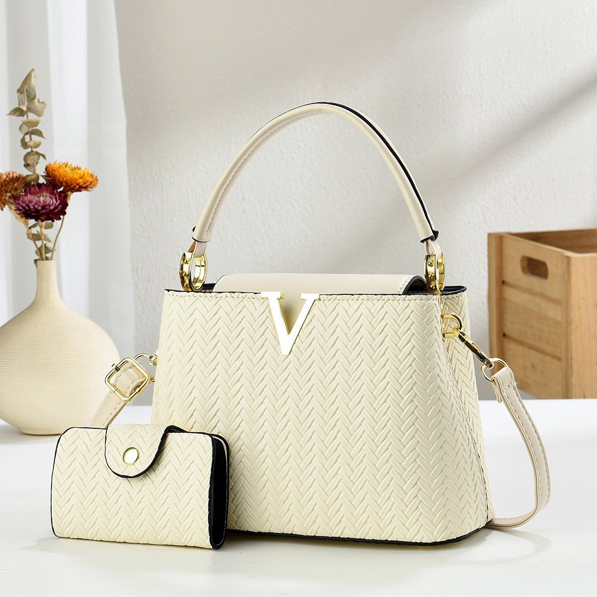 Vee Design Handbag with Matching Wallet — Fashion — for sale in Lagos
