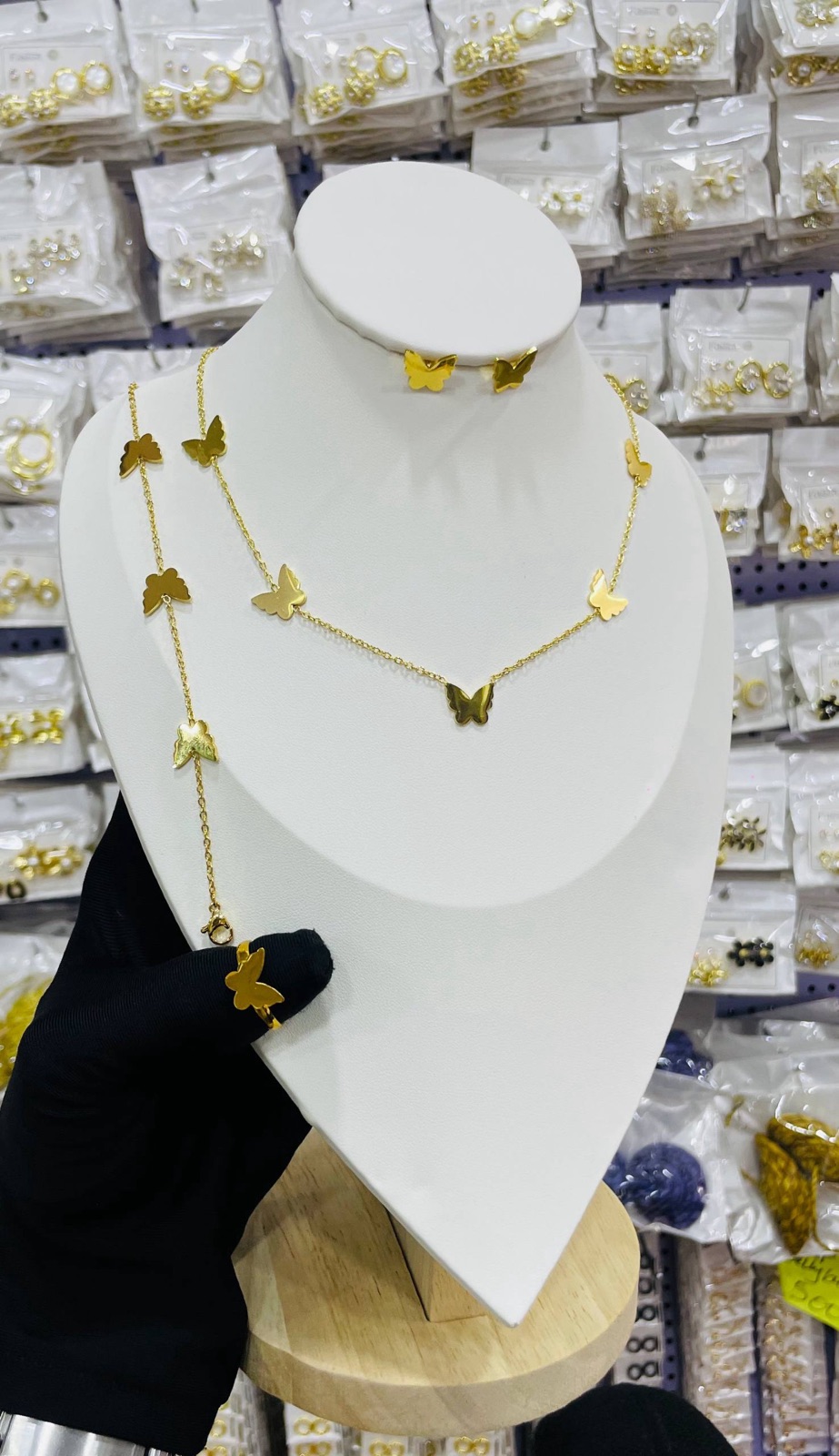 New Gold Butterfly Jewelry Set — Fashion — for sale in Oyo