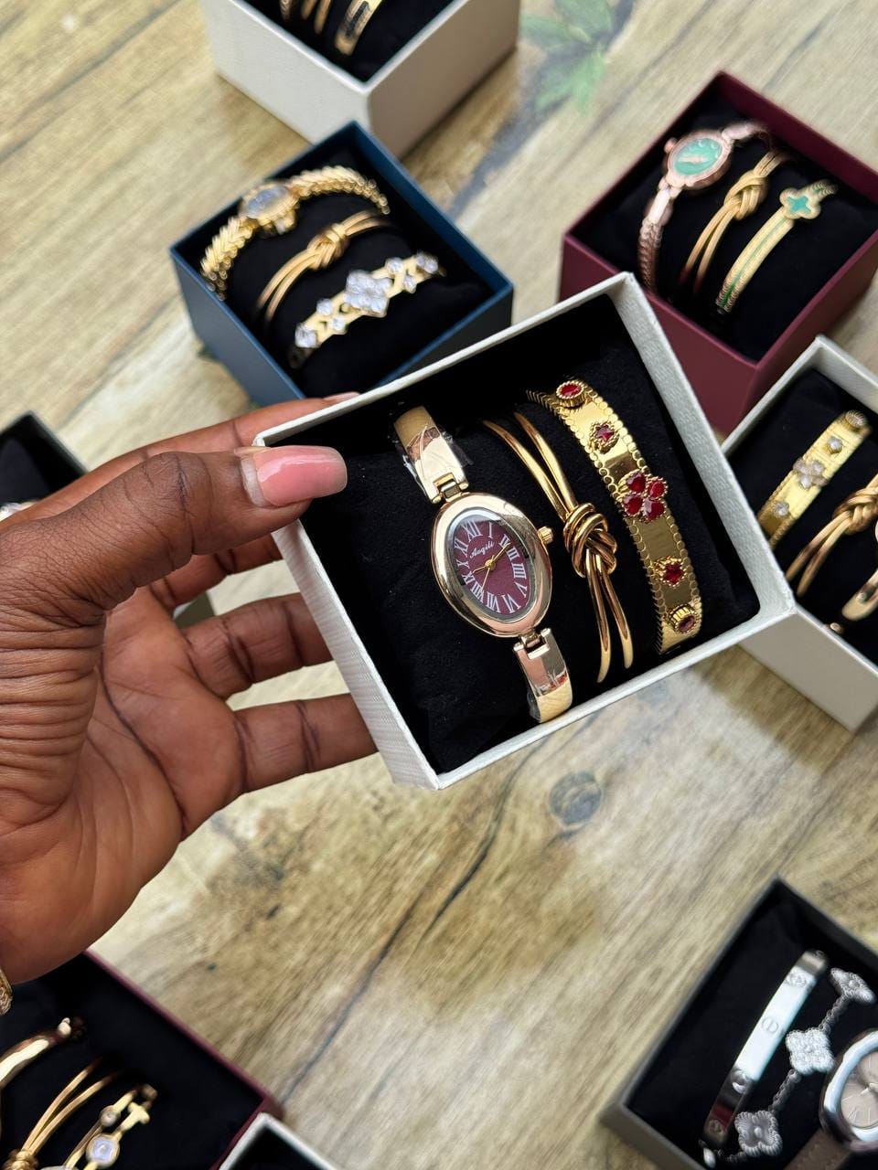 Elegant Ladies Watch & Bracelet Gift Set