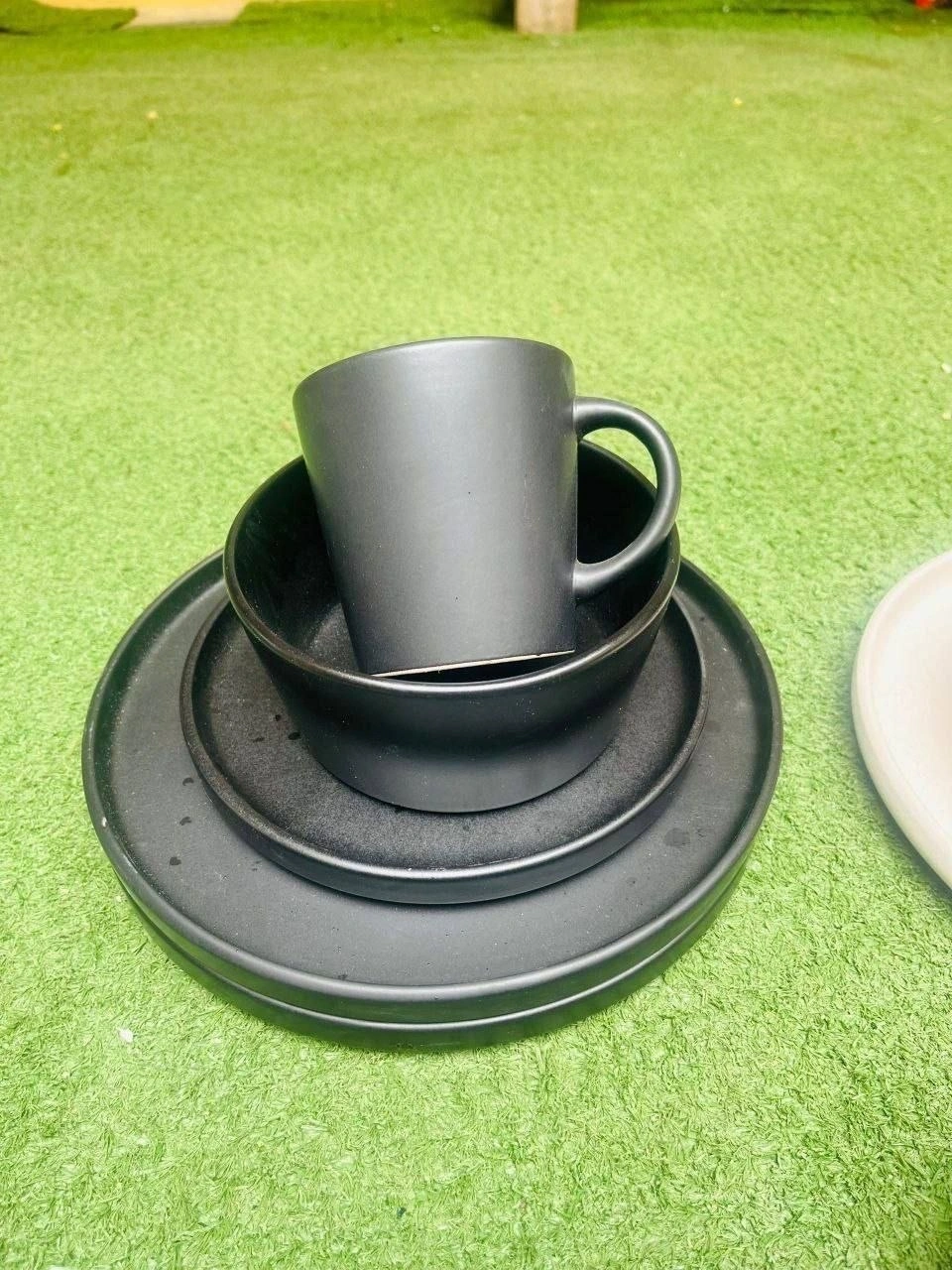 16-Piece Matte Black Ceramic Dinnerware Set — Kitchen & Dining — for sale in Oyo