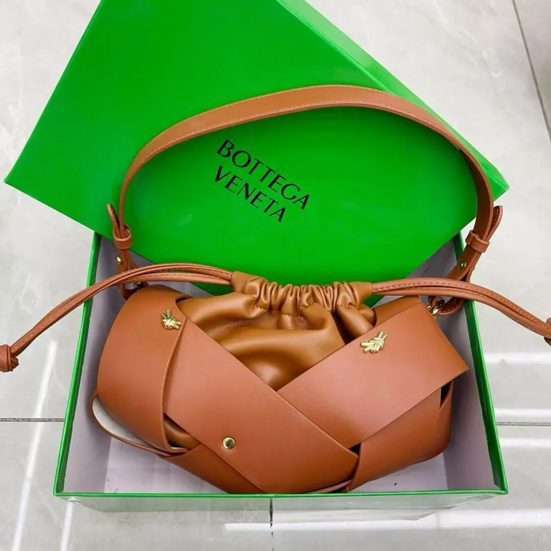 Pretty hand bag