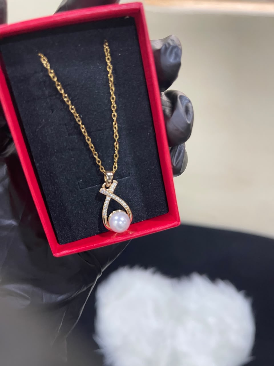 Elegant Gold-Plated Pearl & Cubic Zirconia Necklace — Jewelry & Accessories — for sale in Oyo